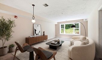 24 Greenleaves Dr 413, Amherst, MA 01002