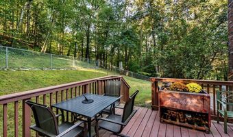 5 Hickory Hill Dr, Londonderry, NH 03053