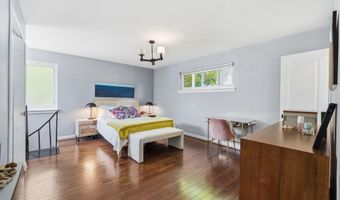 5902 WILSON Ln, Bethesda, MD 20817