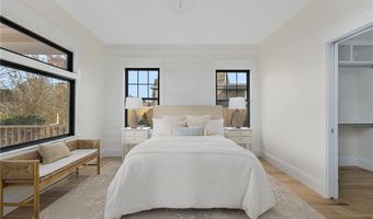 14 Kay Blvd, Middletown, RI 02842