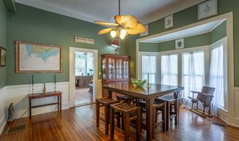 111 4th St, Apalachicola, FL 32320