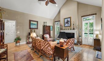 47 Thomas Sumter St, Beaufort, SC 29907