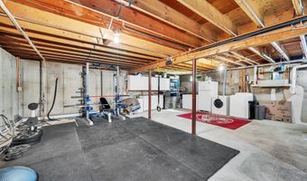 21 Quarry Rd, Branford, CT 06405
