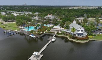 724 WINTERSIDE Dr, Apollo Beach, FL 33572