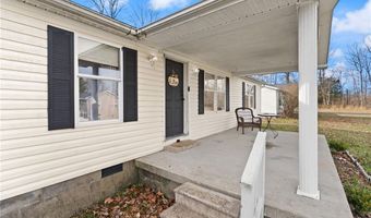 1323 W Kenwood Dr, Austin, IN 47102