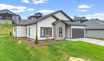 325 Avery Trail Dr 34, Arden, NC 28704
