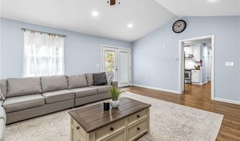 7 Jill Ct, East Providence, RI 02915