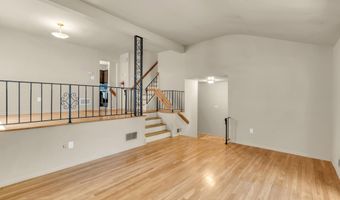 4 Michele Dr, Middletown, NJ 07748