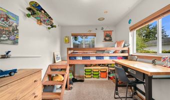 2412 W North St, Bellingham, WA 98225