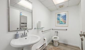 4200 DANIELS Ave, Annandale, VA 22003