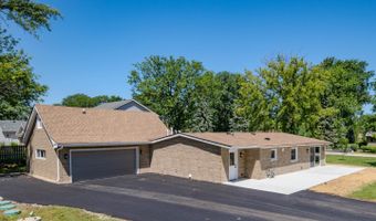 1823 E Park Pl, Arlington Heights, IL 60004