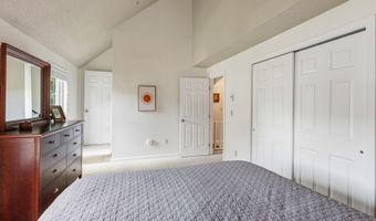 46 Pine Hill Dr, Bath, ME 04530