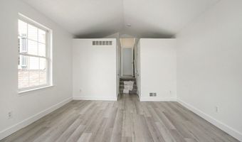 1366 N Bay Dr, Ann Arbor, MI 48103