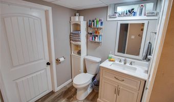 6607 Wenzel Rd, Alton, IL 62002