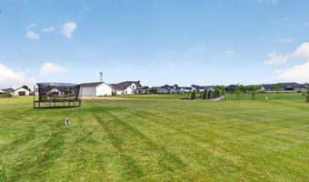 5895 Menza Dr, Auburn, IN 46706