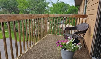 1015 CIRCLE Dr, Aberdeen, SD 57401