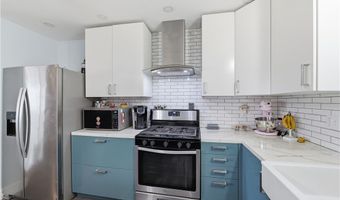 703 NW J St, Bentonville, AR 72712