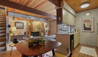 1722 Treetop Trl, Akron, OH 44313