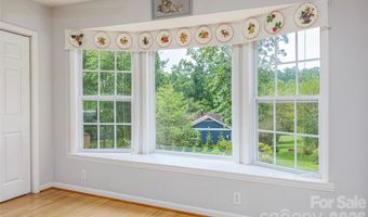 352 Cedar Ln, Arden, NC 28704