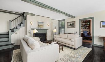10 Casey Ct, Newport, RI 02840