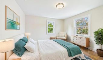 28 Eden Crest Dr, Cranston, RI 02920