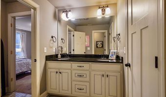 220 STERLING GATE Ln, Alabaster, AL 35007