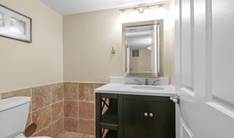 1316 W MEADE Ln, Arlington Heights, IL 60004