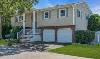 19 Spruce St, Beachwood, NJ 08722