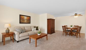 2221 W Nichols Rd A, Arlington Heights, IL 60004