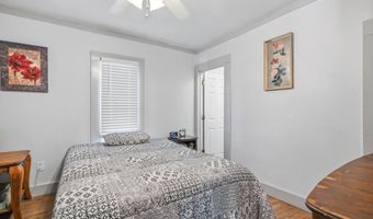 335 E Cofield St, Aurora, MO 65605