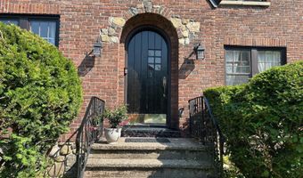 3 Van Buren St, Albany, NY 12206