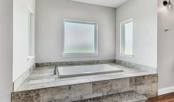 1022 Molina Dr, Weatherford, TX 76085