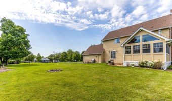 22205 W PINEVIEW Dr, Antioch, IL 60002