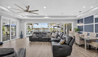 5216 POINT HARBOR Ln, Apollo Beach, FL 33572