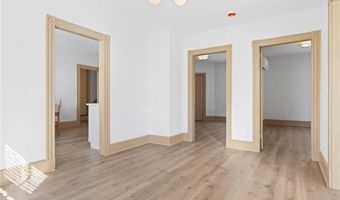 18 Barney St 2, Newport, RI 02840