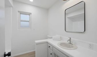 810 Omar Dr, Escondido, CA 92025