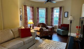 172 Bluff Ave, Cranston, RI 02905