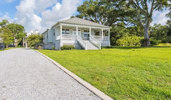 810 S Beach Blvd, Bay St. Louis, MS 39520