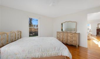 110 HOUSTON Ave, Narragansett, RI 02882