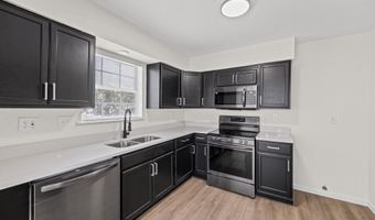 6806 CANNA Hl, Bartlett, TN 38135
