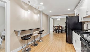 12 Broadmoor Dr, Arden, NC 28704