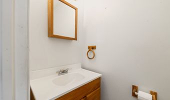 33 Bay Path Way 33, Branford, CT 06405