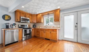 5 Harding St, Coventry, RI 02816