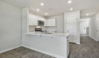 219 Maddox Dr, Aberdeen, NC 28315