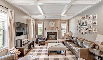 59 Camden Ln, Cranston, RI 02921