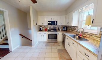 359 Reiling Ln, Altoona, PA 16601