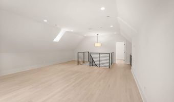 112 N HIGHLAND St, Arlington, VA 22201