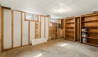 1055 Thomas Dr, Ashland, OH 44805