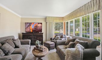 904 Squire Ln, Aberdeen, SD 57401