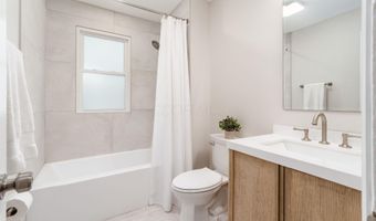 884 S Chesterfield Rd, Columbus, OH 43209